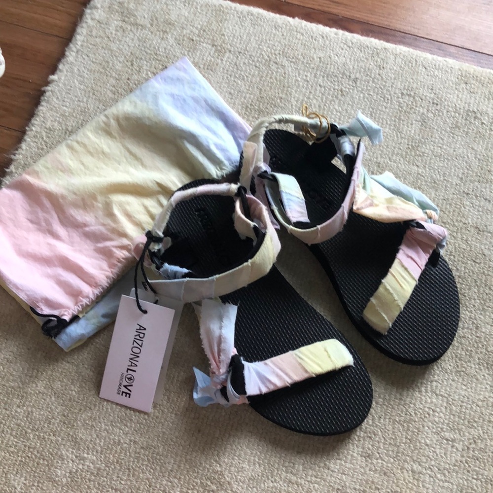 NWT Arizona Love pastel sandals 38
